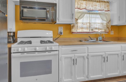 Golden Hill Apartment | Downtown San Diego Citywide Views 2-bedroom 2 bath apartment with AC, Free Wi-Fi