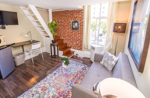 East Village House | Downtown San Diego Studio for 2!