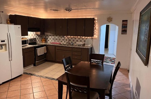 Downtown Phoenix House | Downtown Secluded Room 2