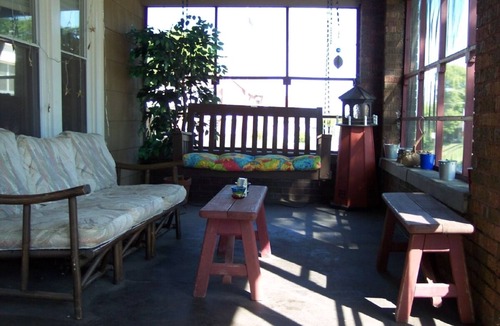 Saint Joseph Cottage | Downtown St. Joe! Walk to BEACH & EVERYTHING! Clean & Comfortable! Best Value!