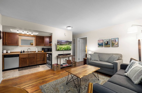 Whitefish Condo | Downtown Whitefish condo located a stones throw to all Whitefish shops, restaurants and bars!