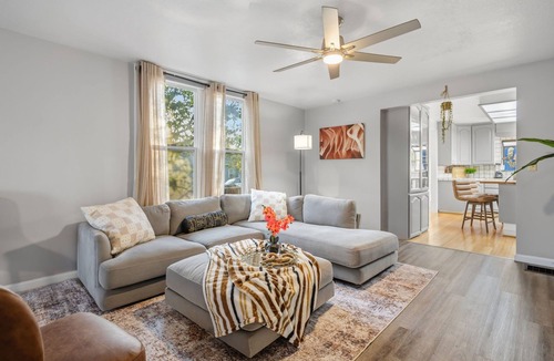 Memorial Hospital Neighborhood House | Downtown Wine Country Hangout w/Pool Table & BBQ!