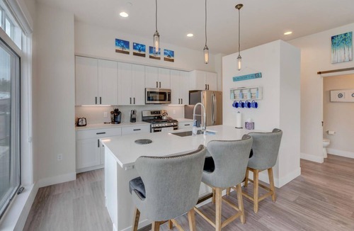 Winter Park House | Downtown WP Corner Loft 24 I Huge Hot Tub I Great Views I Bunk Beds I Discounted Attractions