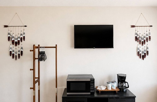 Show Low Hotel | Dream Catcher room at the Kiva on Main St in Show Low