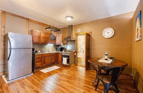 Avondale House | DT 13 min~ 1 mi to UNCW~ Pets ok~ Yard~ Private