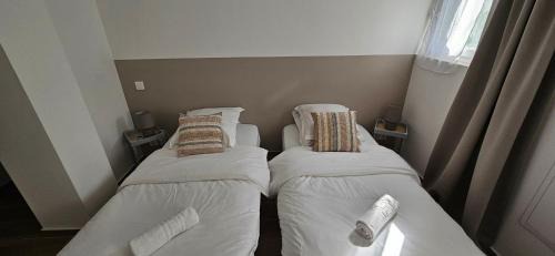 Vetricella Apartment | Duo de Mini-villas, gîtes chaleureux & vue mer