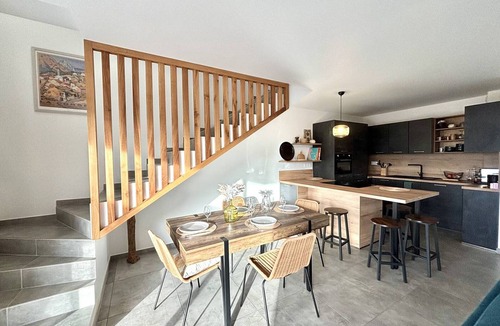 Cargese Apartment | Duplex with terrace, air conditioning, Wi-Fi, parking, near beach in Cargèse