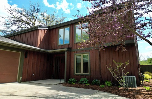 Decorah House | Eagle's Landing: A Spacious 4 Bedroom house near downtown Decorah, IA