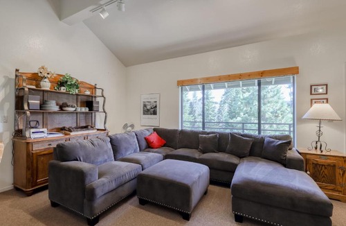 Lakeshore Apartment | Eagle's Landing Condo 68