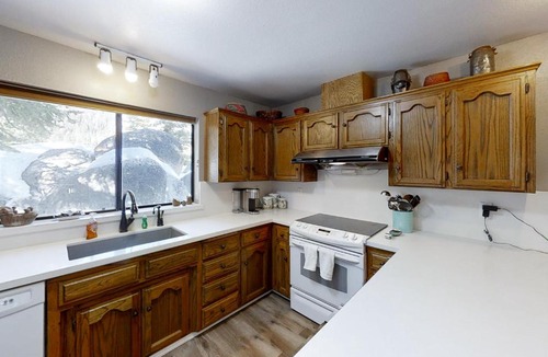 Lakeshore Apartment | Eagles Nest Condo #88