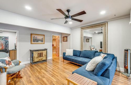Fair Oaks House | Easily Explore Fair Oaks Village! Unique Condo