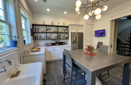 Georgetown House | East + West 2-SUITES 🕊️ Bleubird Studio - Walk to Downtown
