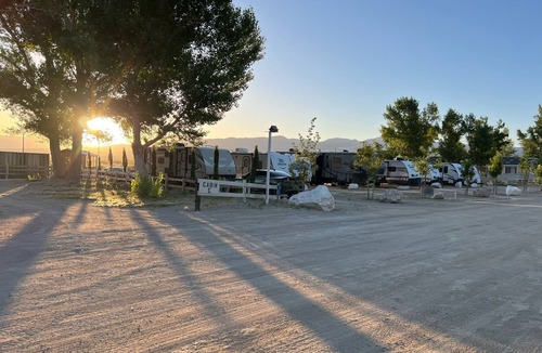 Olancha RV Rental | Eastern Sierras Olancha Lakeside RV Campsite #6