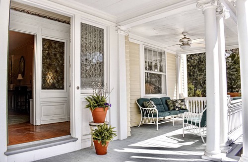 Pawtucket House | Easy access elegance, minutes from 95, colleges, Gillette and Providence.
