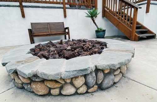 Del Mar Heights Cottage | Eclectic surf loft w/fire pit. Walking distance to the beach!