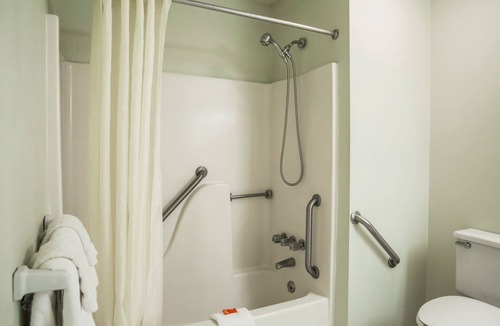 Morehead City Hotel | Econo Lodge Crystal Coast
