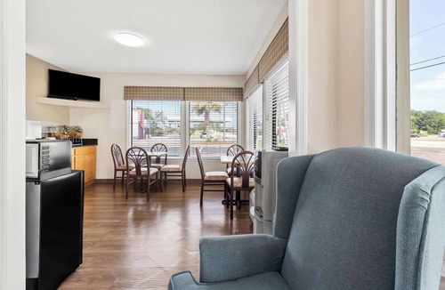 St. George Hotel | Econo Lodge St. George