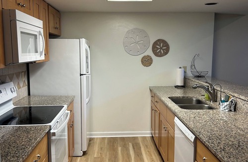 Ocean Ridge House | Egret’s Pointe Townhouse Sleeps 9 Amenities & POOLS included. GOLF CART
