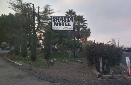 Turlock Cabin | El Amigo Motel in Turlock, Ca
