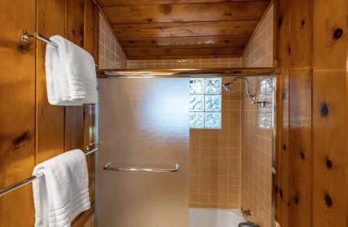 Ennis Hotel | El Western Cabins & Lodges