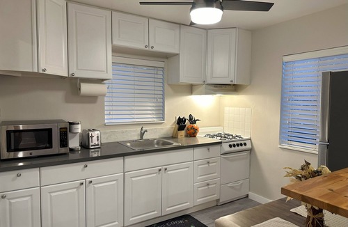 West University House | Elegant 1 bdrm house. Walk to casinos, only 1 blk from UNR