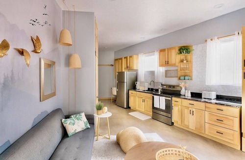 Ponderosa Trails Apartment | Elegant Casita, French Doors, Full Size Kitchen & W/D, Fire Pit, Patio & Sofabed