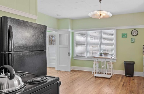 Garden District House | Elegant Historic Home in Modernized Area—Blocks from Downtown, with Cozy Fire Pit for Relaxation!