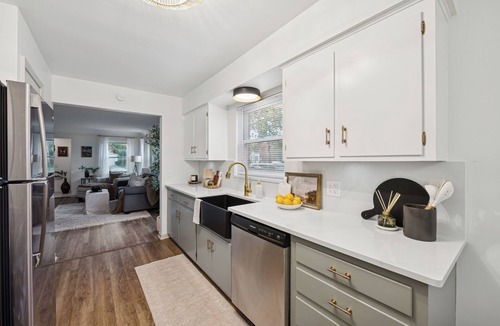 Ottawa House | Elegant & inviting! 3br w/private primary suite!