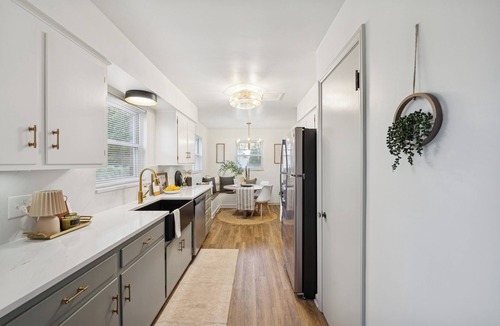 Ottawa House | Elegant & inviting! 3br w/private primary suite!