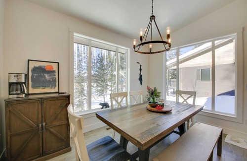 Priest River House | Elegant Priest Lake Townhome ~ 1 Mi From Lake