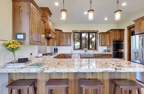 Mammoth Creek Cabin | Elk Haven - A hidden retreat in the hills