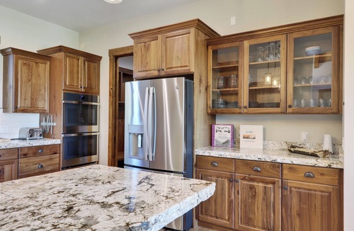 Mammoth Creek Cabin | Elk Haven - A hidden retreat in the hills