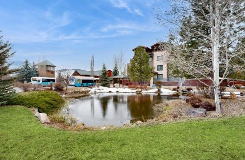 Elkhorn Village Hotel | Elkhorn Angani 54