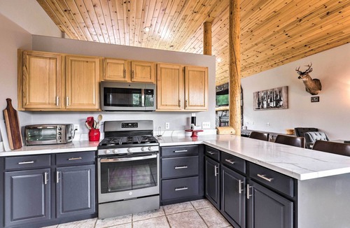 Payson Cottage | 'elkwood Lodge' Cabin w/Hot Tub in Star Valley!