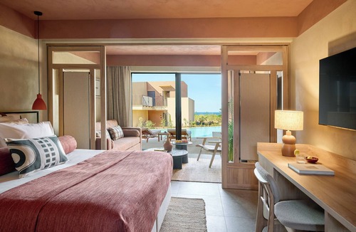 Pefki Hotel | Ella Rocrita