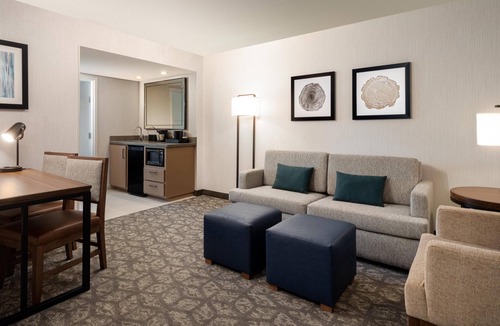 Portland Hotel | Embassy Suites by Hilton Portland Airport