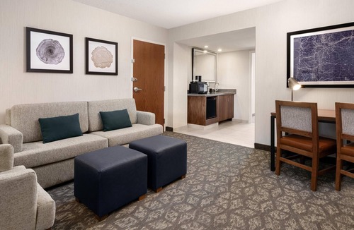 Portland Hotel | Embassy Suites by Hilton Portland Airport