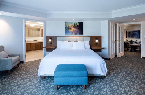 Portland Hotel | Embassy Suites by Hilton Portland Airport