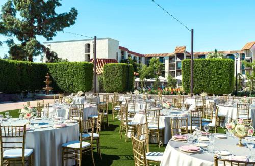 South Scottsdale Resort | Embassy Suites by Hilton Scottsdale Resort