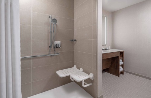 Old Village Historical District Hotel | Embassy Suites by Hilton Charleston Harbor Mt. Pleasant