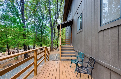 Middletown Ski Chalet | Embrace the Seasons' Sweetness: Discover the Serene Beauty of Cole Ridge Chalet.
