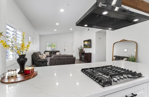 Coachella House | Empire Polo Grounds Close! Gorgeous pool home! Bike to Coachella!