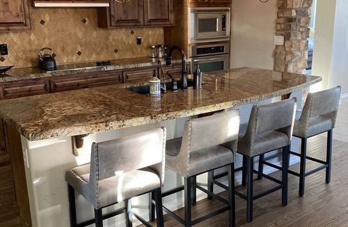 Encanterra House | Encanterra is nestled between the San Tan Mountains in a resort style community.