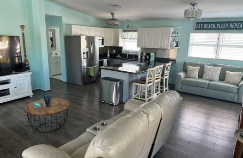 Cutthroat Harbor Estates House | Endless Summer Beach House