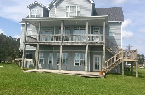 Straits House | Enjoy a quiet, water front, Down East experience.