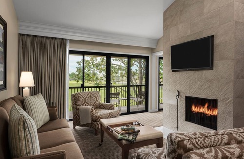 Napa Hotel | Enjoy the Vineyards of Northern California! 2 Spacious Suites w/Kitchen!