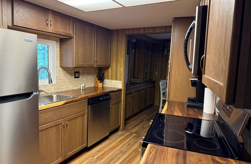 Garden Valley Cabin | Enjoyable 2-bedroom cabin in castle mountain community.