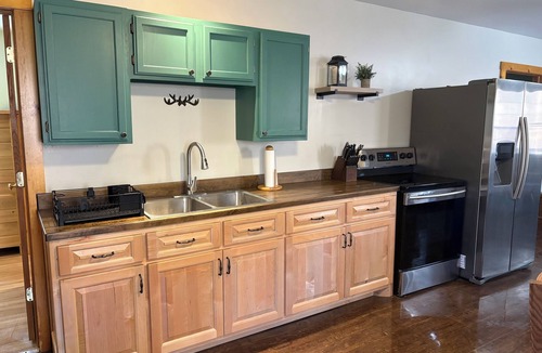 Hallsville House | Enjoyable 3-bedroom house along a nice creek near Tar Hollow State Park