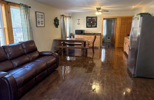 Hallsville House | Enjoyable 3-bedroom house along a nice creek near Tar Hollow State Park