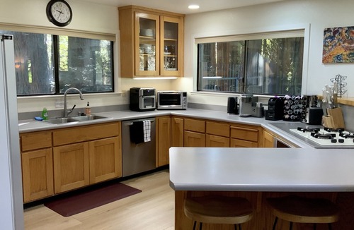 La Selva Beach House | Entelechy Ranch - A Cozy Redwood Resort